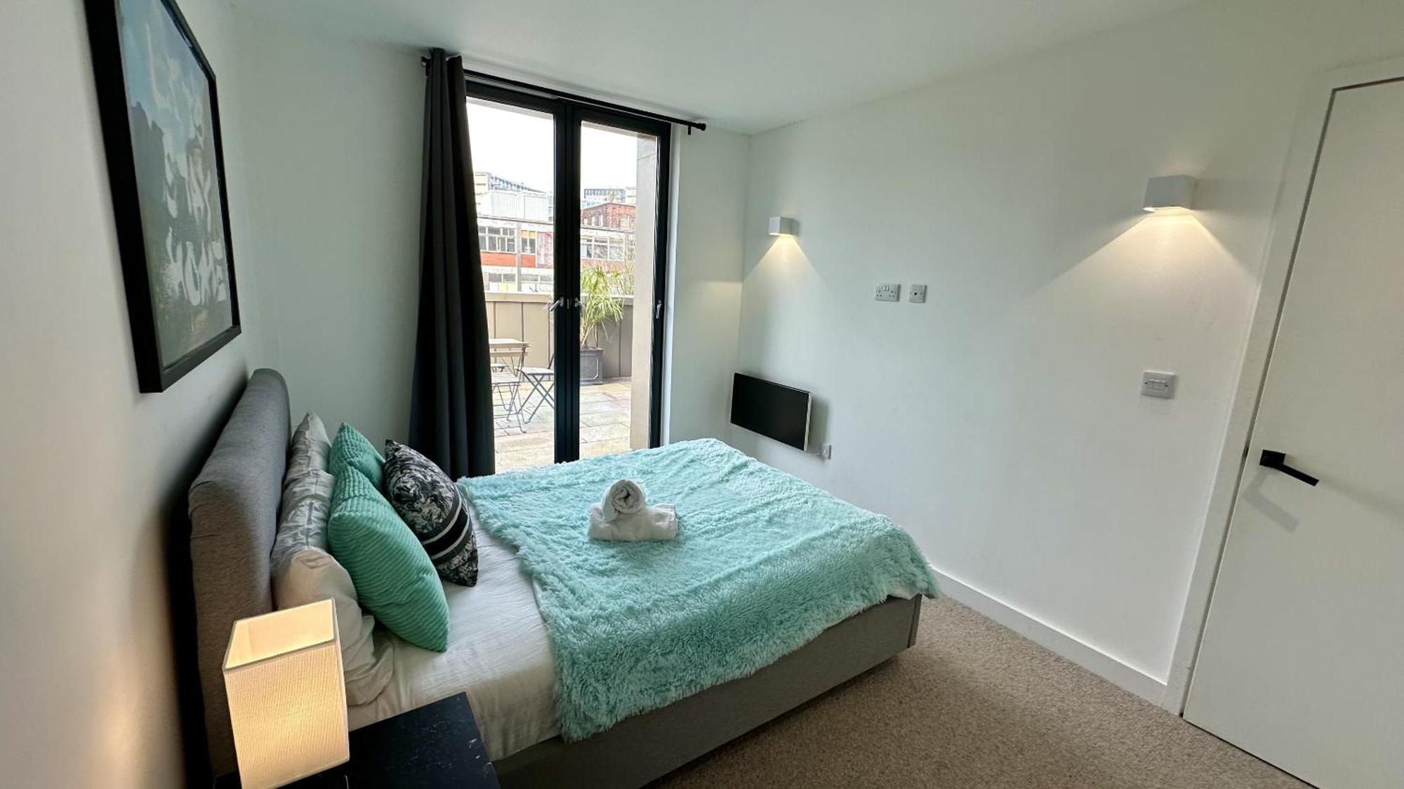 Lux Livin' Apartments - Luxury 2 Bed Apartment With Sky Garden Manchester Exterior photo