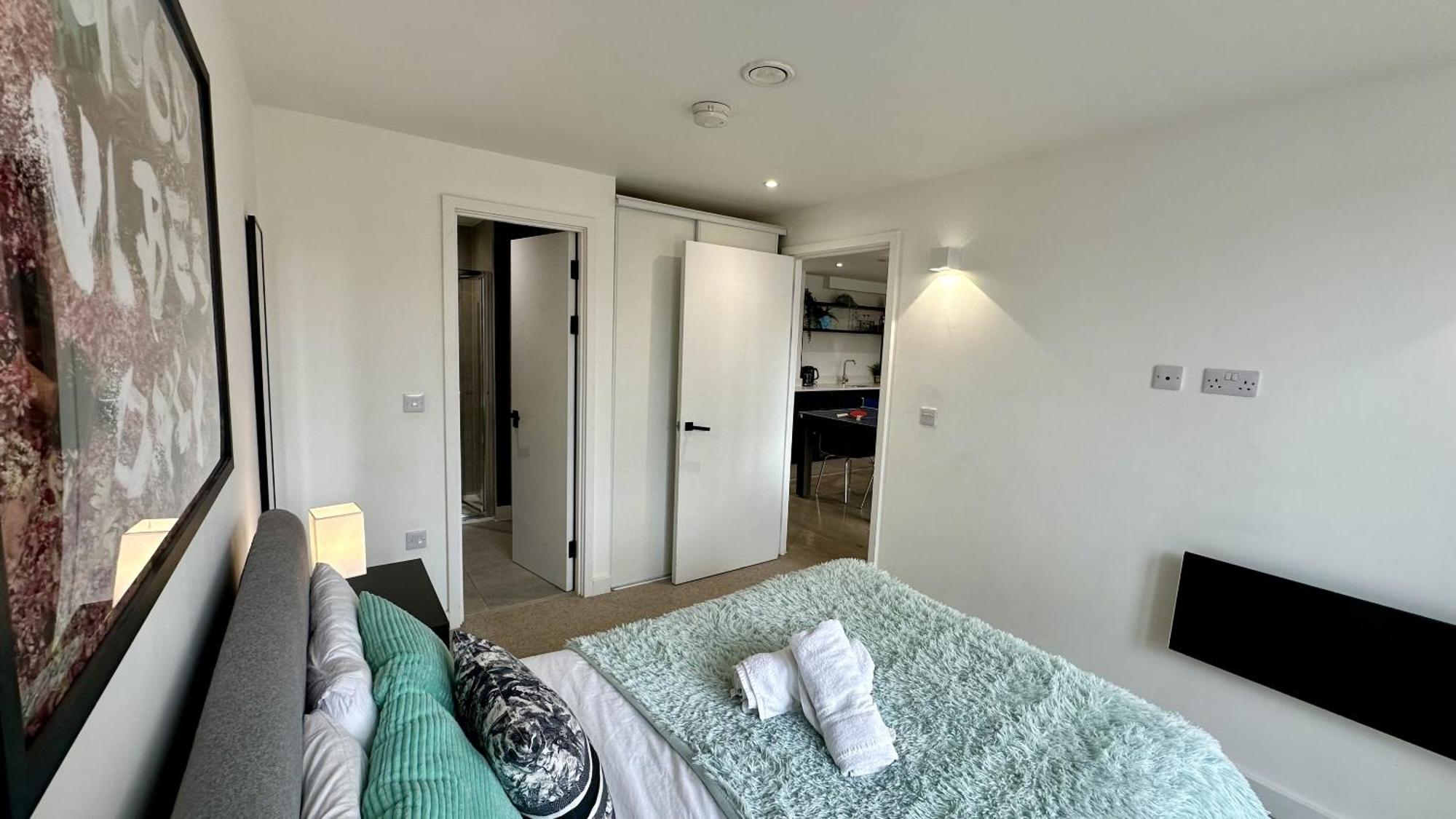 Lux Livin' Apartments - Luxury 2 Bed Apartment With Sky Garden Manchester Exterior photo