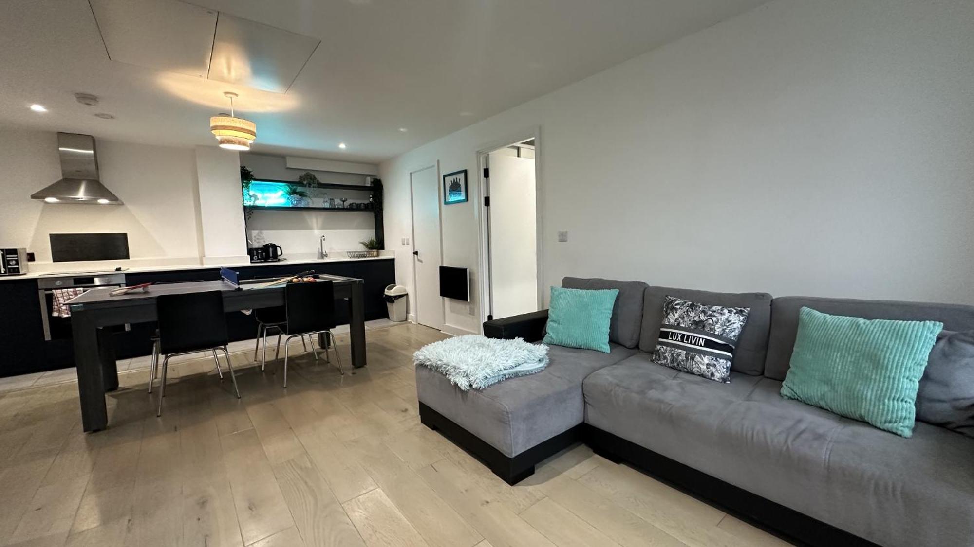 Lux Livin' Apartments - Luxury 2 Bed Apartment With Sky Garden Manchester Exterior photo
