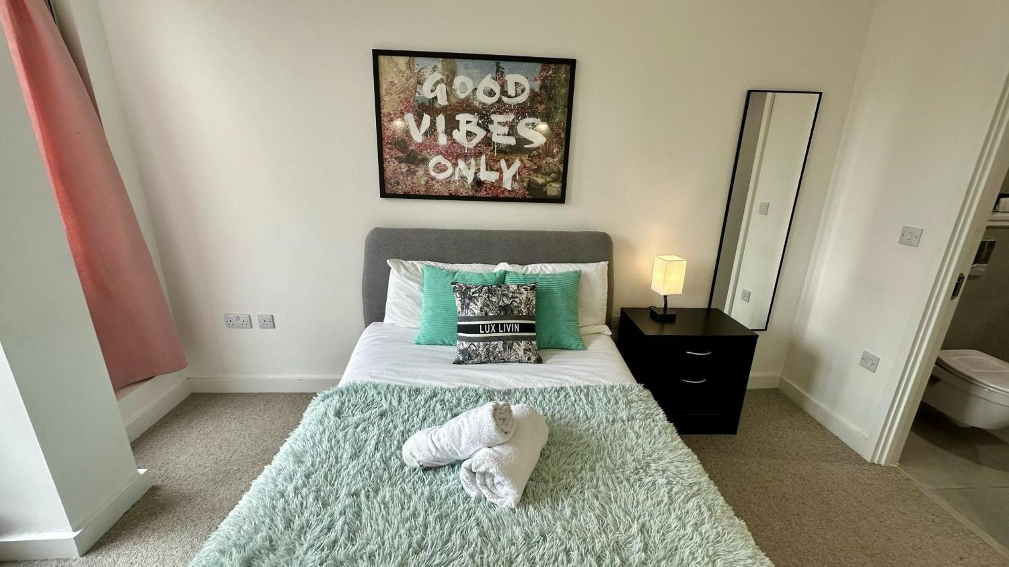 Lux Livin' Apartments - Luxury 2 Bed Apartment With Sky Garden Manchester Exterior photo