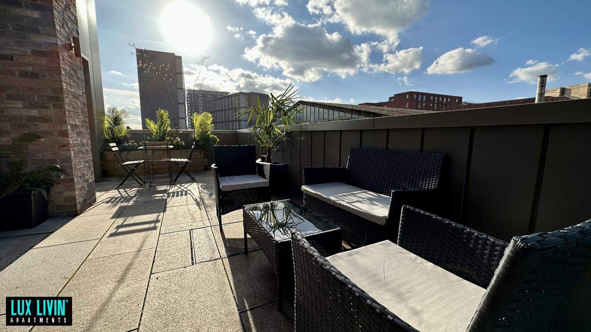 Lux Livin' Apartments - Luxury 2 Bed Apartment With Sky Garden Manchester Room photo