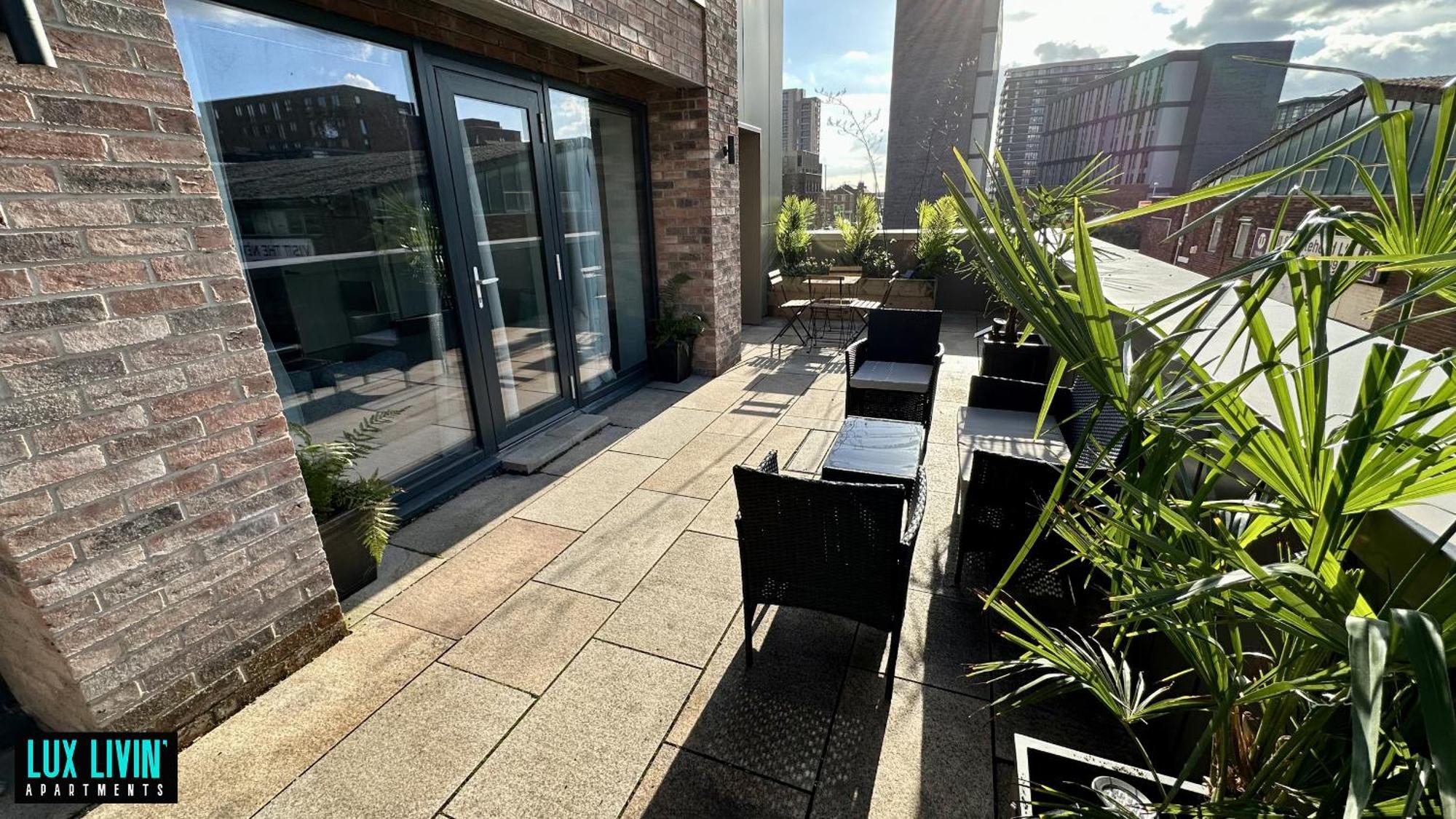 Lux Livin' Apartments - Luxury 2 Bed Apartment With Sky Garden Manchester Room photo